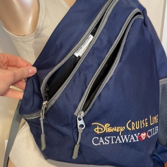 Disney backpack sling bag  blue grey travel wdw cruise line castaway club zip - Picture 4 of 8